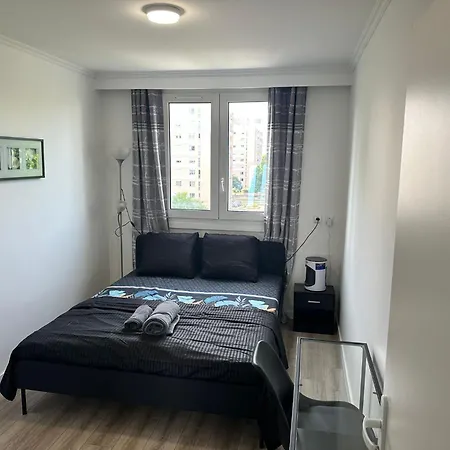 Homestay Metro Lakeside