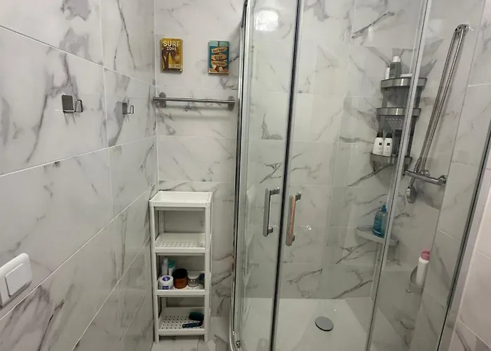 Habitación en casa particular Metro Lakeside *